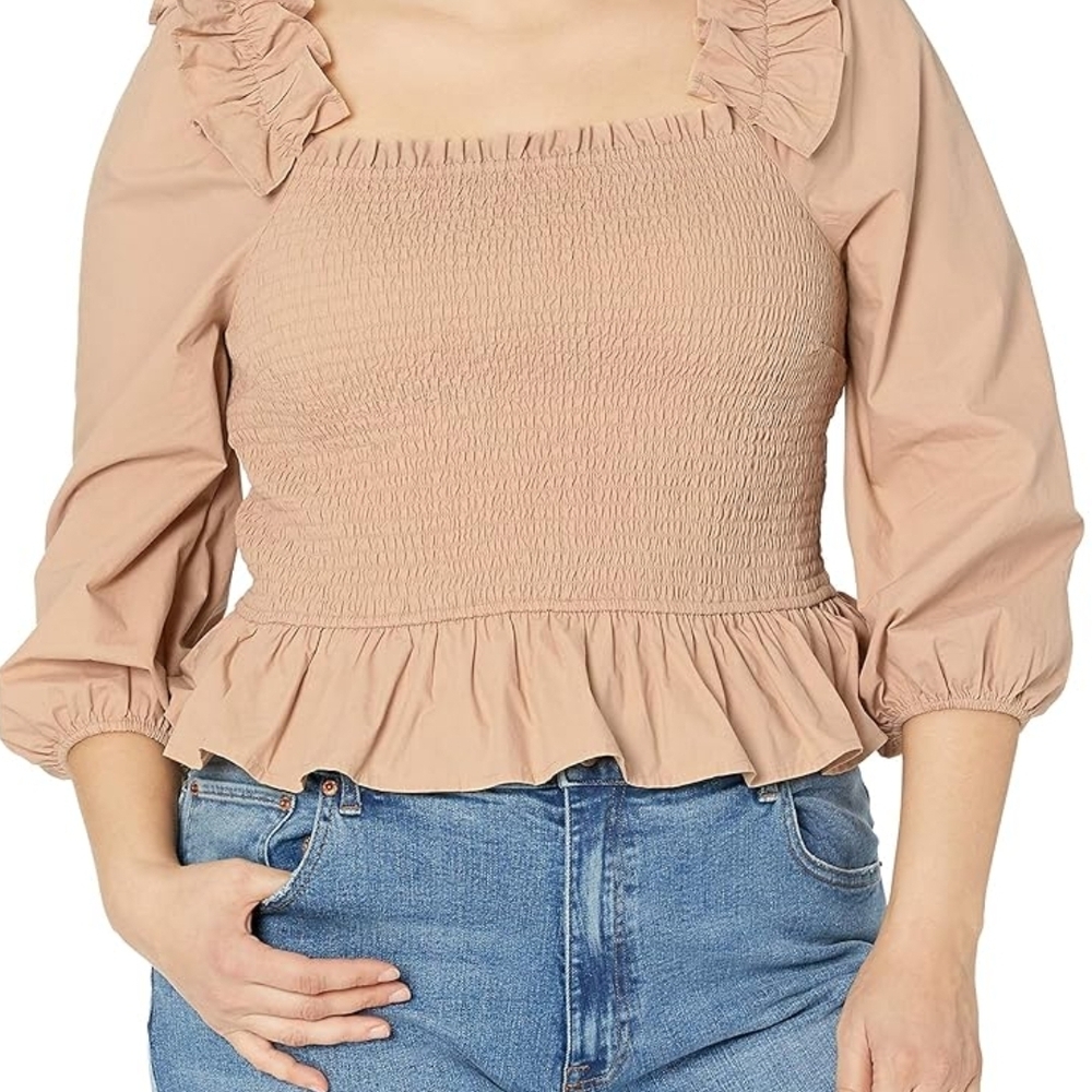 Chic Beige Ruffled Blouse - Picture 3 of 8